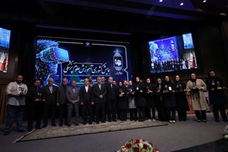 هجدهمین جشنواره کشوری شهید مطهری با حضور مقامات ارشد کشور از جمله رئیس جمهور، وزیر بهداشت و وزیر آموزش و پرورش برگزار شد